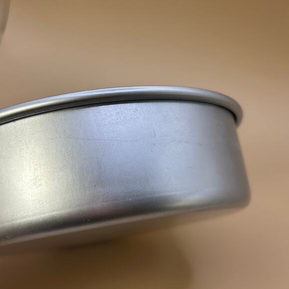 1 Wilton Performance Pans 6” x2” Round Aluminum Cake Pan Pre-owned - Picture 6 of 11